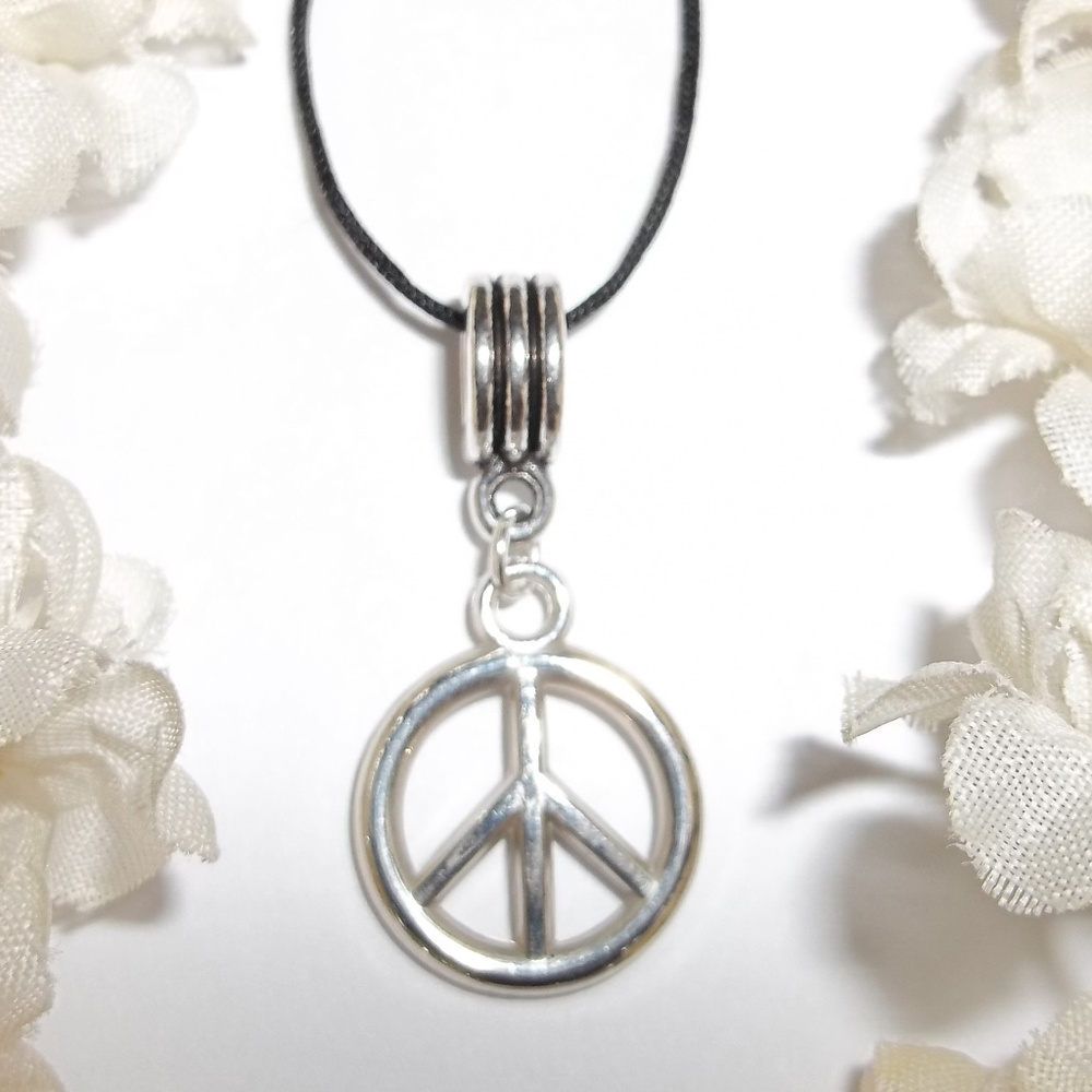 Unisex Necklace Peace Sign Adjustable Set NWT 4948